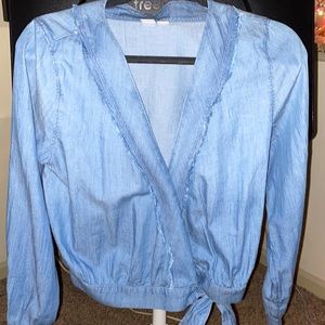 Melrose and Market snap closure wrap chambray Jean top